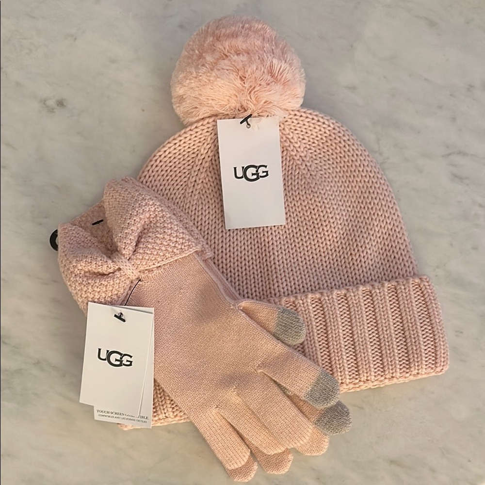 NWT! UGG Knit Pompom Beanie and Bow Glove Set
